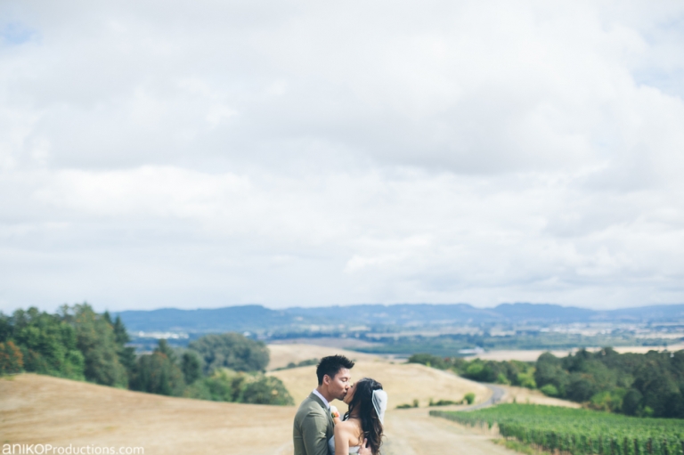 youngberg-hill-winery-bed-breakfast-wedding-photos-oregon24
