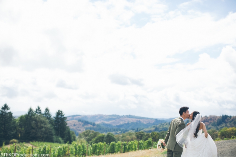 youngberg-hill-winery-bed-breakfast-wedding-photos-oregon28