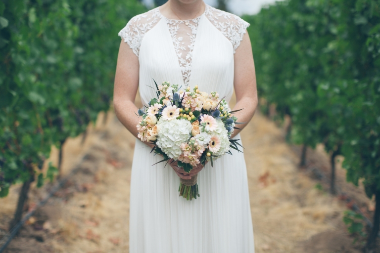 oregon-vineyard-wedding-floral-bouquet