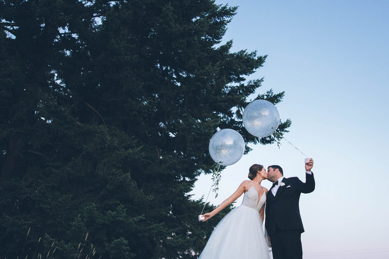 oregon golf club wedding bride groom blue hour sunset balloons