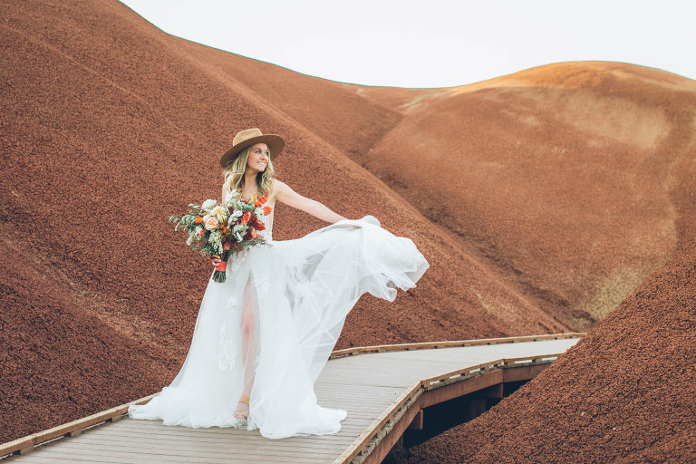 painted hills bride and groom the white dress portland tara lauren wedding gown